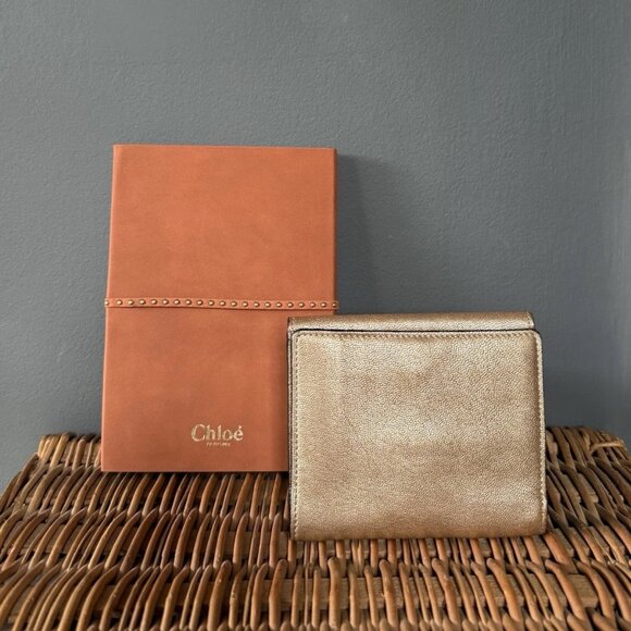 SOLD.   CHLOE Georgia Medium Bifold Wallet in Gold & new Nomad Notebook Stickers - Picture 3 of 9